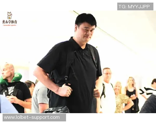 姚明小红帽的奇幻冒险之旅：篮球巨星与童话世界的奇妙交融