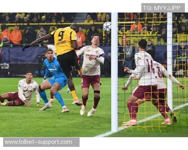 友谊赛精彩回顾:多特蒙德与AC米兰1比1平局红牌事件引发全场热议 友谊赛精彩回顾:多特蒙德与AC米兰1比1平局红牌事件引发全场热议