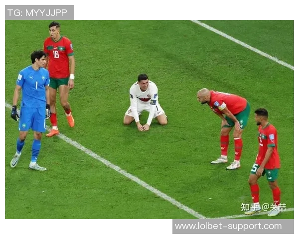 本菲卡逆袭曼联以2-1爆冷晋级世界杯赛场引发全场狂欢